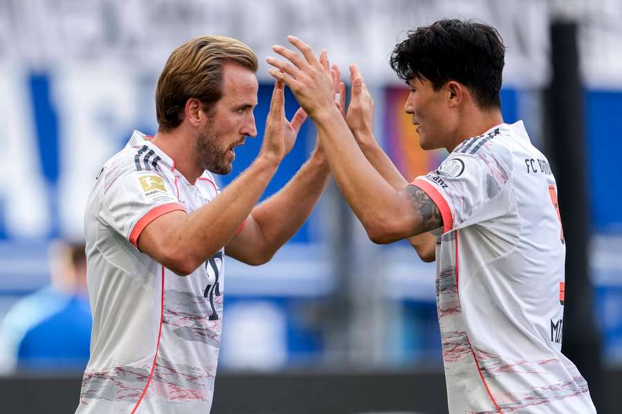 Kane (l.) und Kim (r.) jubeln über den 4:1-Sieg in Sinsheim