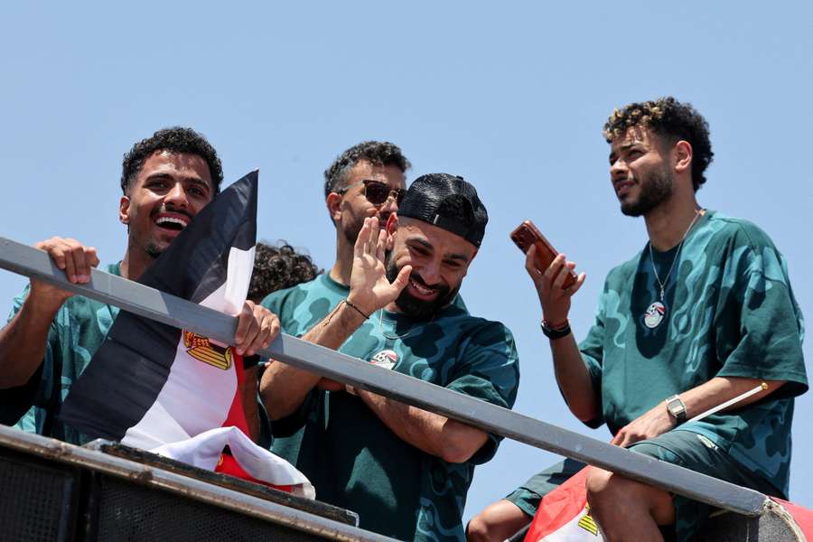 Les joueurs égyptiens accueillis en héros après leur parcours historique au Mondial 2026 Les joueurs égyptiens accueillis en héros après leur parcours historique au Mondial 2026