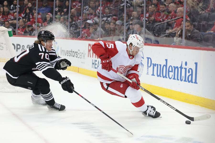 Vrána se vrátil na farmu Detroitu do Grand Rapids, jiný klub v NHL si ho nevybral
