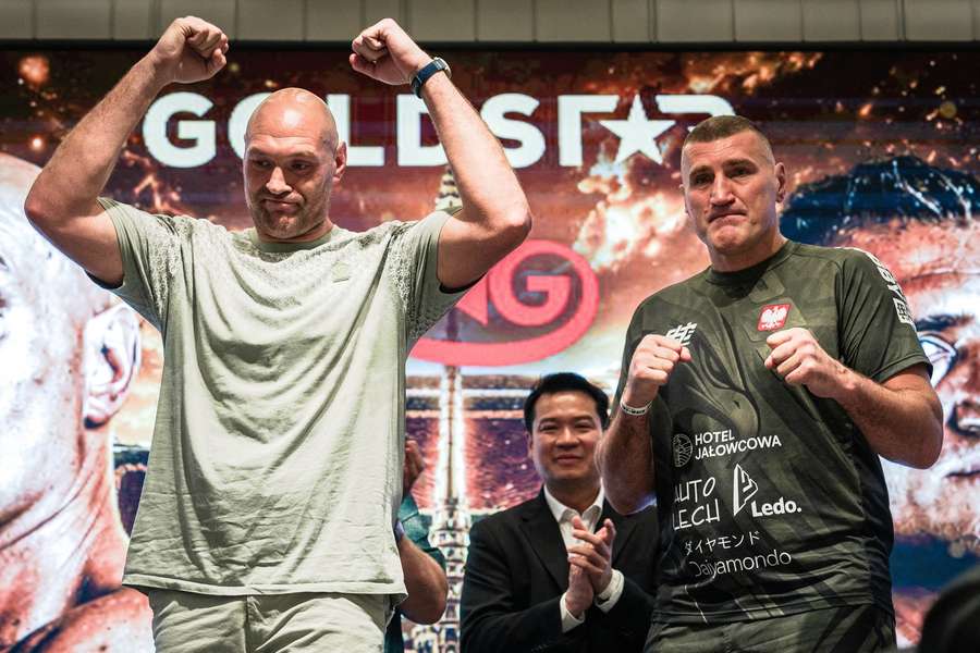 Fury (L) alongside his next opponent Mariusz Wach Fury (L) alongside his next opponent Mariusz Wach