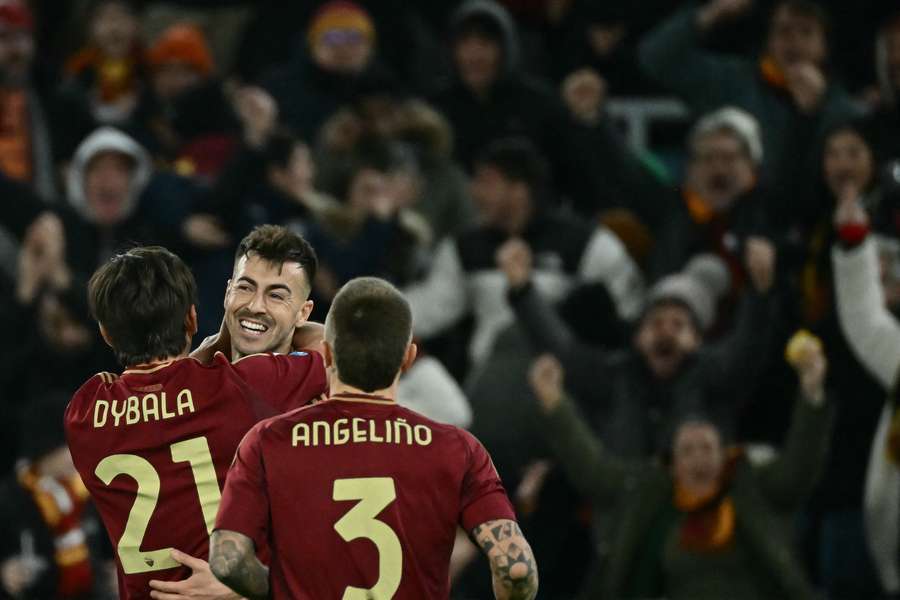 Roma pokonuje Genoę, decydujące trafienie El Shaarawy'ego w drugiej połowie Roma pokonuje Genoę, decydujące trafienie El Shaarawy'ego w drugiej połowie