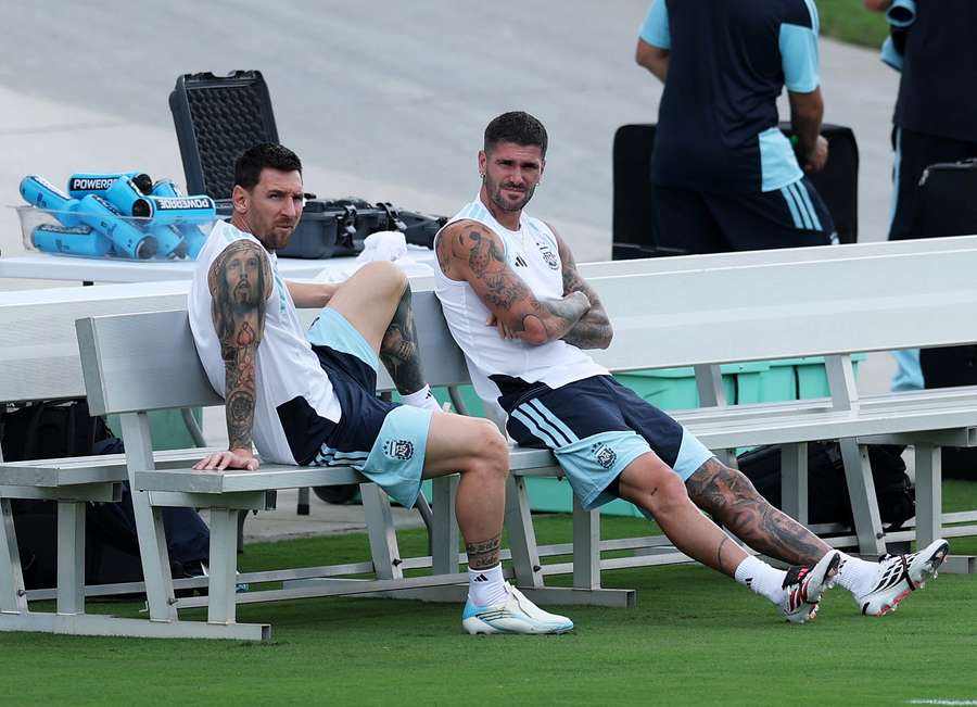 De Paul e Messi, companheiros de seleção argentina e também de Inter Miami De Paul e Messi, companheiros de seleção argentina e também de Inter Miami