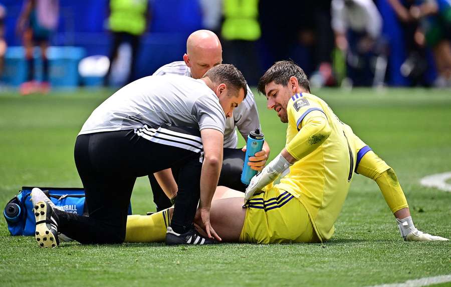 Courtois sentiu lesão e fez falta para a Bélgica Courtois sentiu lesão e fez falta para a Bélgica
