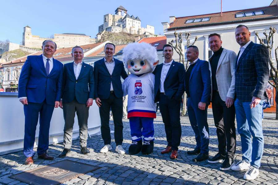 Trenčín a Bratislava privítajú hokejový sviatok.