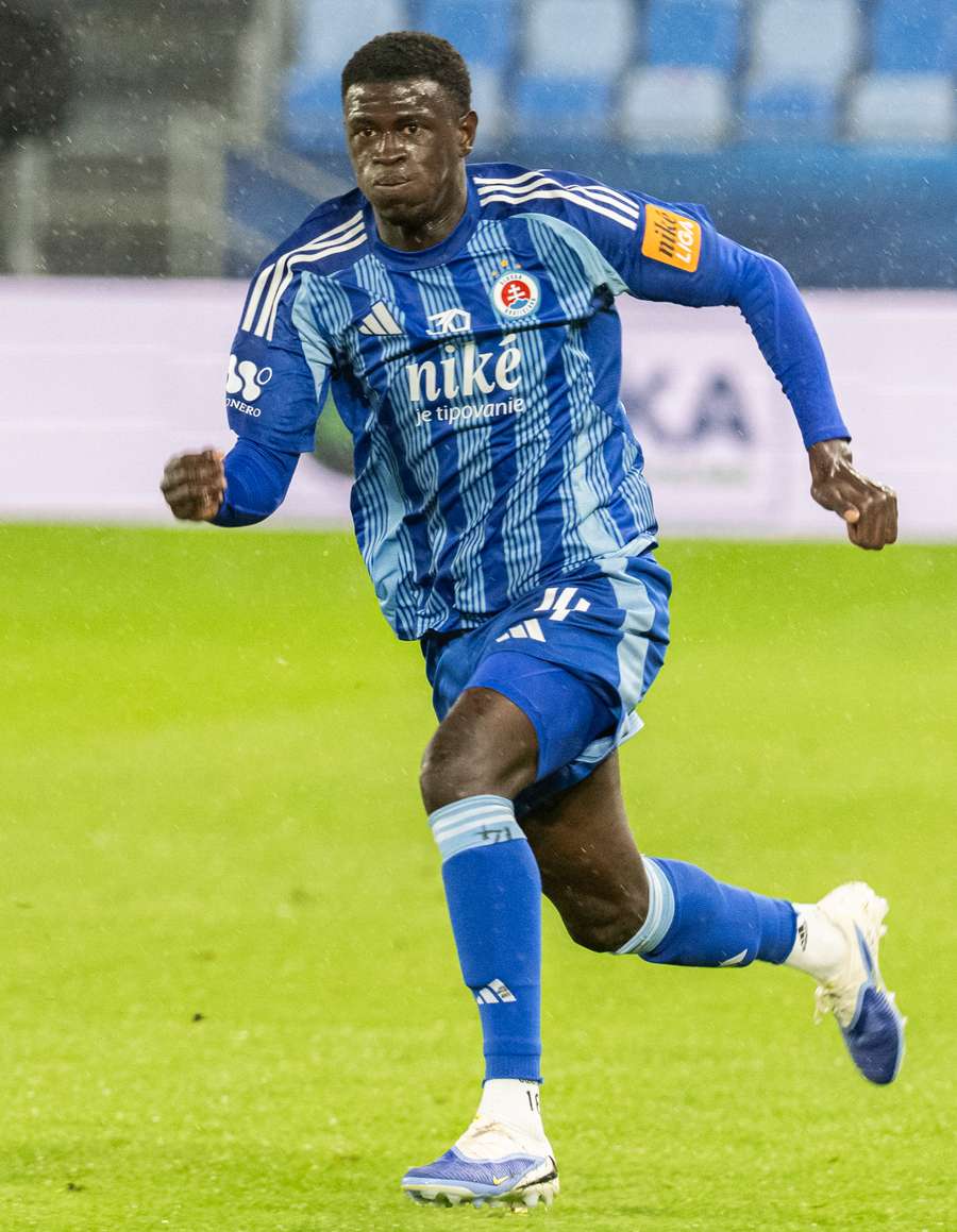 Yirajang vymenil Podbrezovú za Slovan.