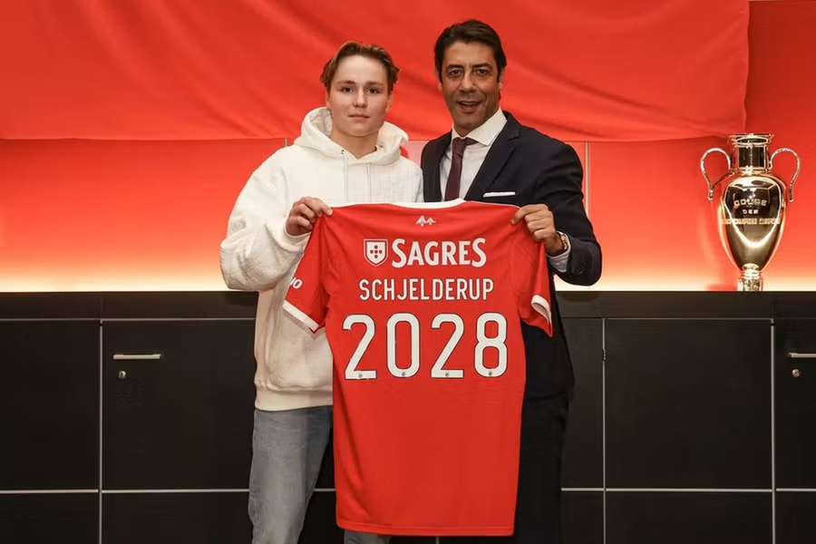 Schjelderup foi apresentado no Benfica a 12 de janeiro