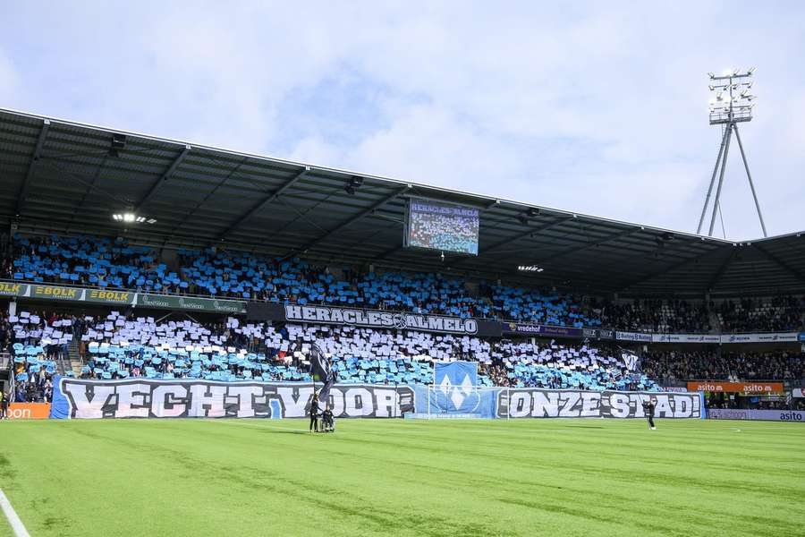 Heracles Almelo está a lutar por milhões em dinheiro da televisão, além de manter o seu estatuto