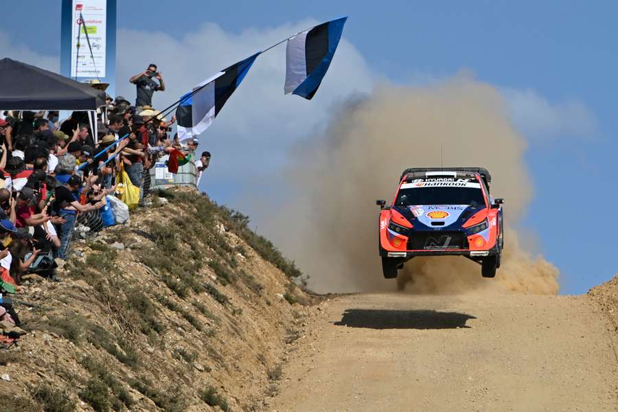 Ott Tänak vede po první etapě Portugalskou rallye.