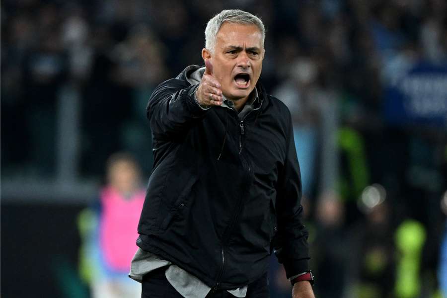 Jose Mourinho says one player betrayed Roma with unprofessional attitude