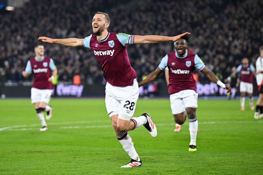 Tomas Soucek celebrando el segundo gol del West Ham contra el Fulham