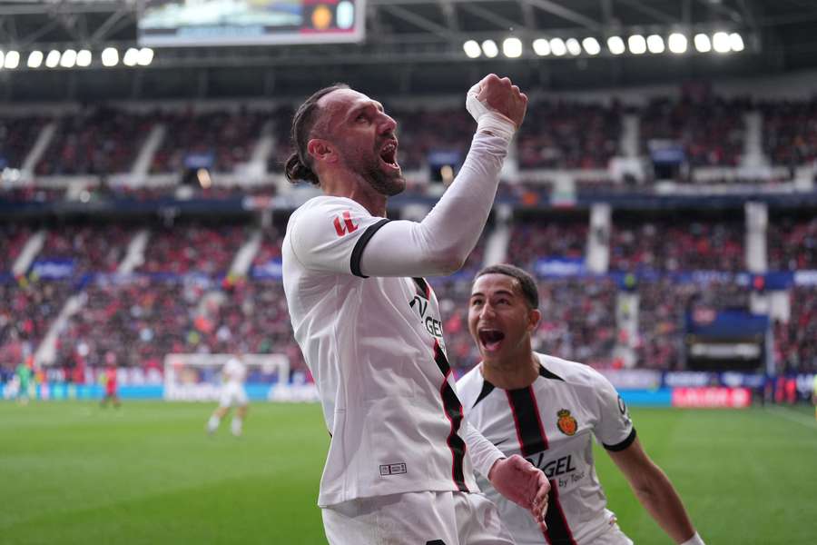 Muriqi celebra el primer gol