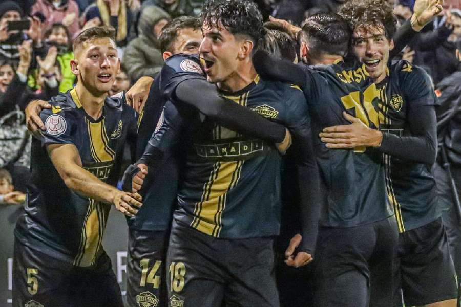 Equipa da terceira divisão obrigou o Barcelona a horas extra