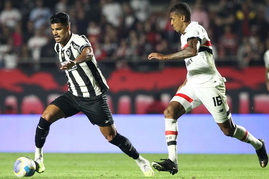 No primeiro turno do Brasileirão, Botafogo e São Paulo empataram em 2 a 2