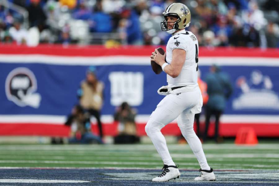 Derek Carr in action