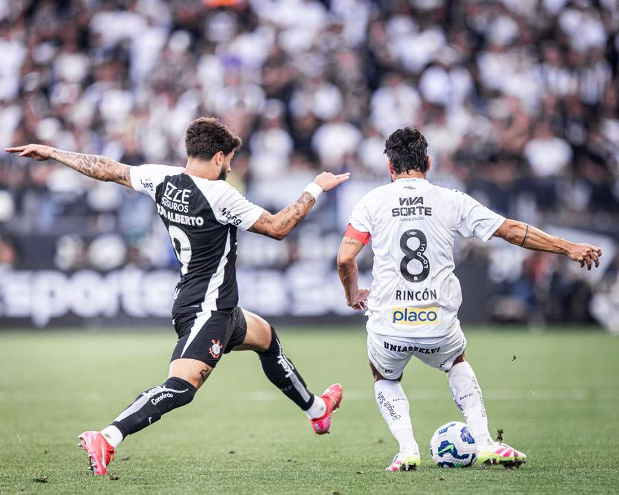 Santos e Corinthians voltarão a se encontrar no Brasileirão, agora na Vila Belmiro Santos e Corinthians voltarão a se encontrar no Brasileirão, agora na Vila Belmiro