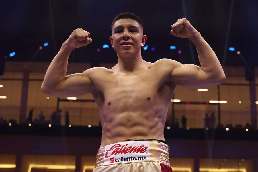 Jaime Munguia blanchi...