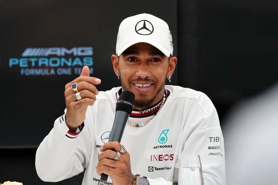 Lewis Hamilton: "Temos muito trabalho a fazer"