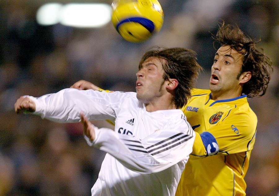 Quique Álvarez, ante Celades en un partido entre el Real Madrid y el Villarreal