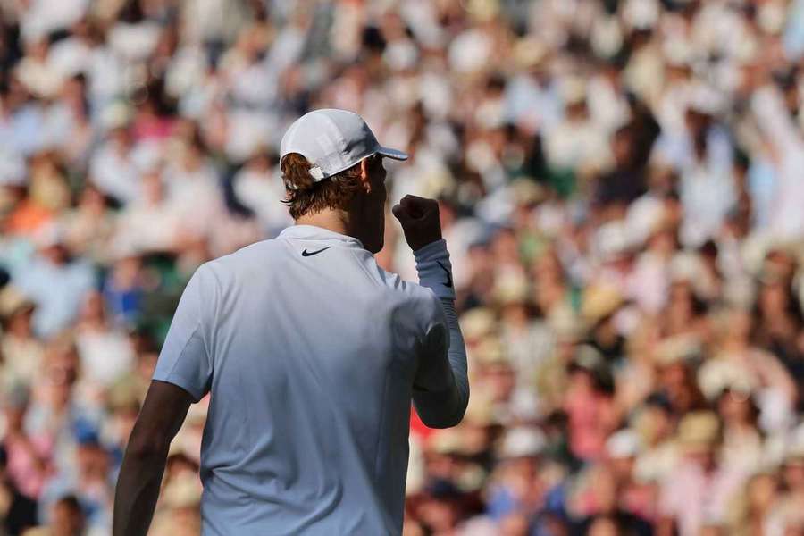 Verfolge das Finale von Wimbledon 2025 zwischen Sinner und Alcaraz LIVE auf Flashscore