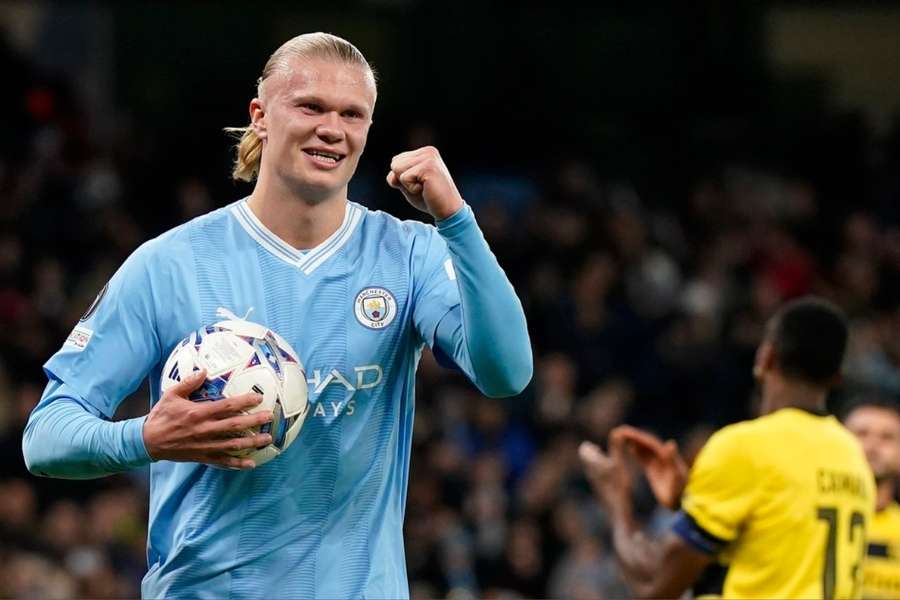 Manchester City derruba mais um e segue 100% na Premier League