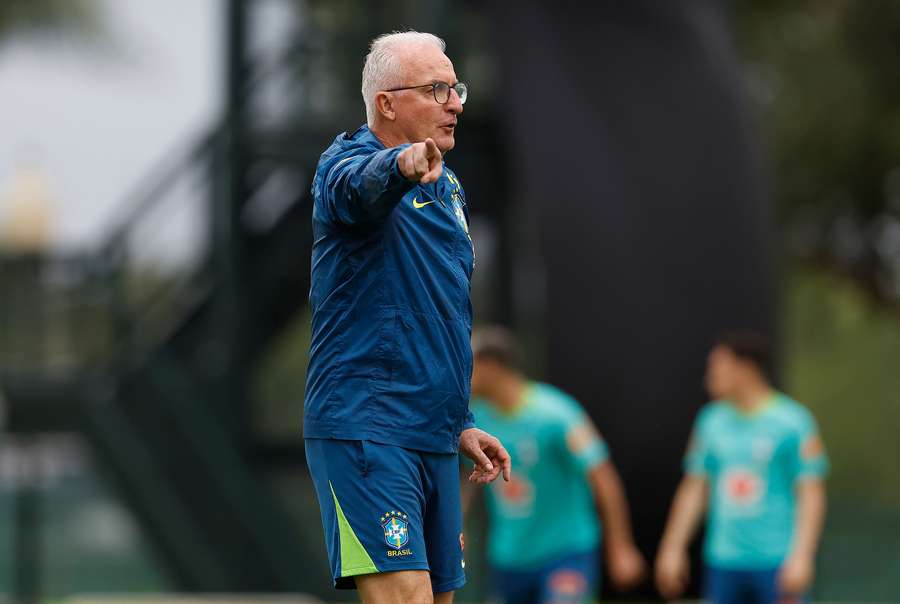 Dorival conseguiu montar padrão na Seleção com pouco tempo de trabalho