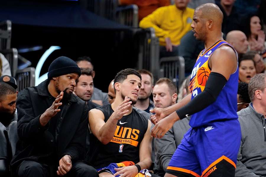 Bald zusammen auf dem Court: Chris Paul (Rechts), Devin Booker (Mitte) und Kevin Durant (Links)