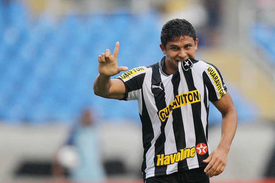 Elkeson comemora golo com a camisola do Botafogo em 2012