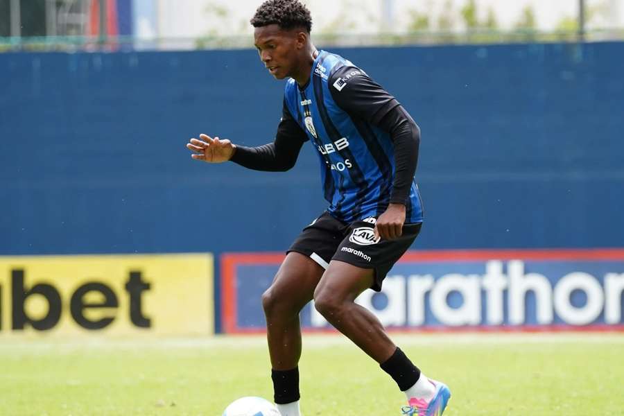 DONE DEAL: Newcastle sign Ecuador teen Martinez