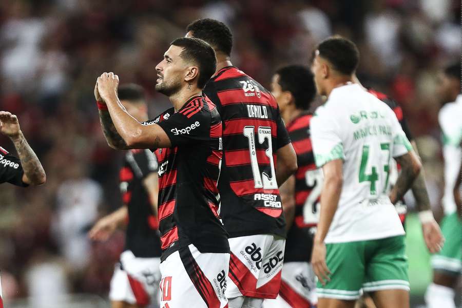 Arrascaeta comemora quarto gol marcado no Brasileirão 2025
