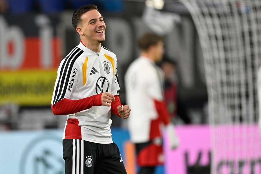 Lob für DFB-Reise: "Goldjunge" El Mala will "einfach nur kicken" Lob für DFB-Reise: "Goldjunge" El Mala will "einfach nur kicken"