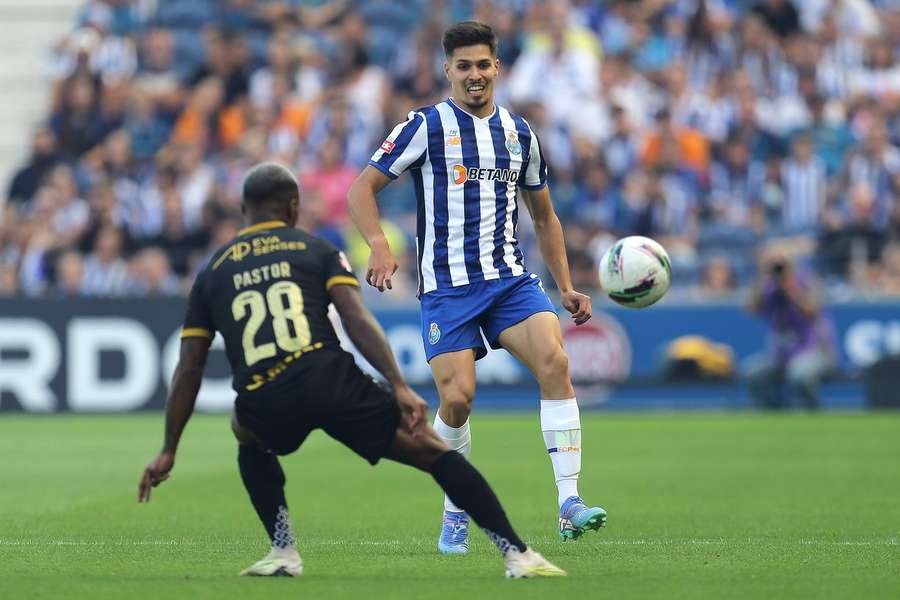 Francisco Moura nos primeiros minutos com a camisola do FC Porto