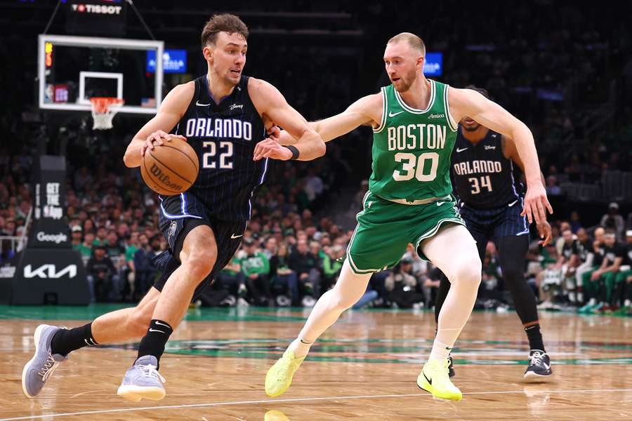 Franz Wagner destacó con los Bucks
