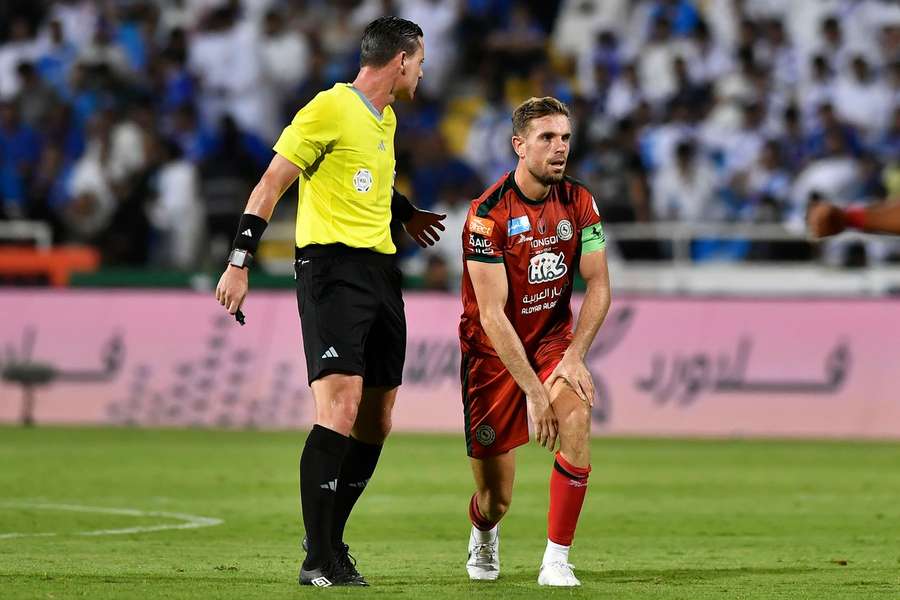 O médio inglês Jordan Henderson revelou que se sentiu "muito magoado" com as críticas que recebeu