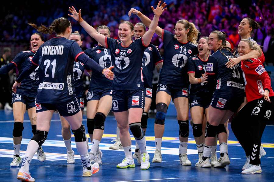 As norueguesas campeãs do mundo de andebol pela quinta vez As norueguesas campeãs do mundo de andebol pela quinta vez