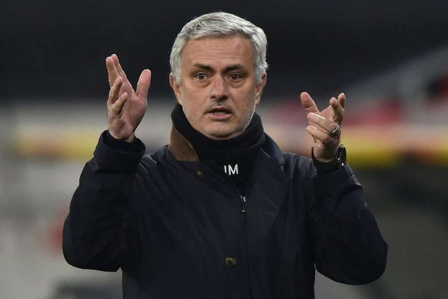 José Mourinho tem contrato com a Roma até 2024