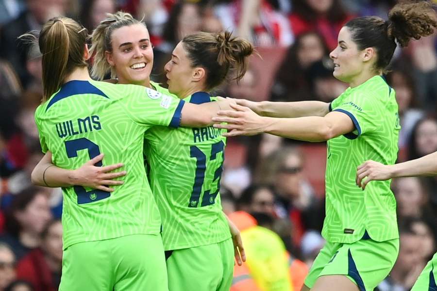 Roord, Janssen en Wilms met Wolfsburg naar Champions League finale