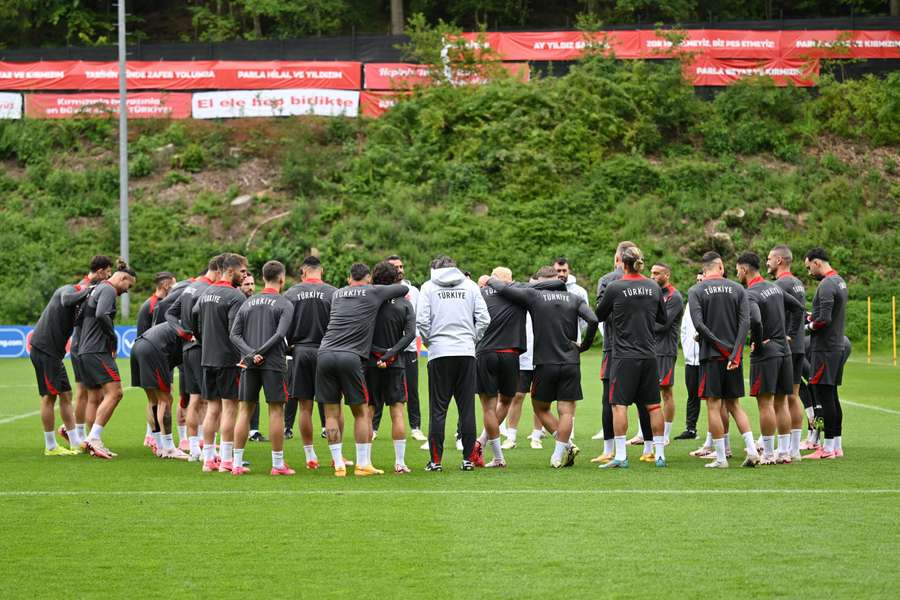 A seleção da Turquia em treino antes dos quartos de final