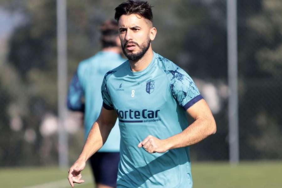 Raphael Guzzo terminou contrato com o Vizela