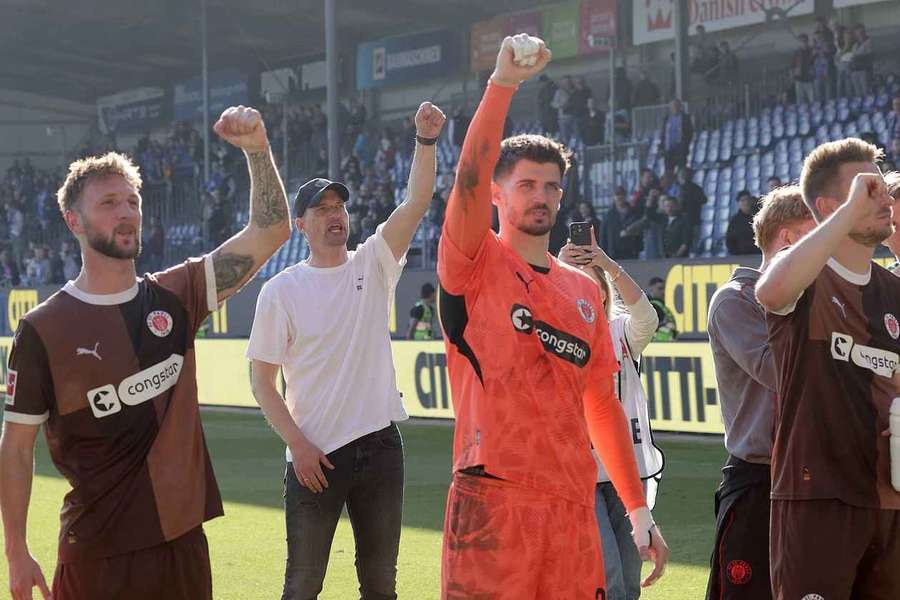 Alexander Blessin will auf St. Pauli noch keine Partystimmung aufkommen lassen. 