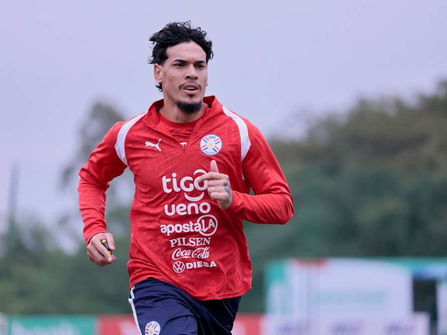 Gómez já se apresentou à seleção paraguaia Gómez já se apresentou à seleção paraguaia