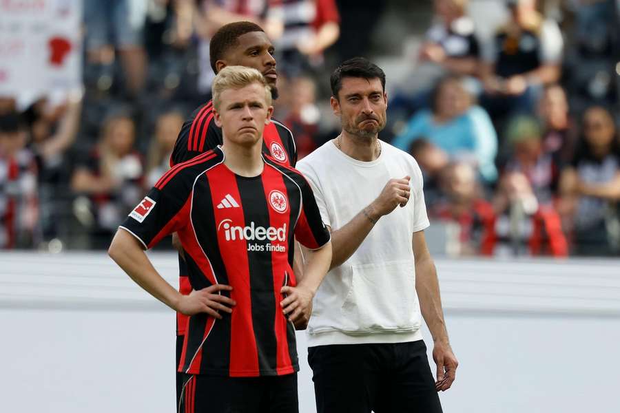 Jonathan Burkardt ist von Eintracht Frankfurt mit einer Geldstrafe belegt worden. Jonathan Burkardt ist von Eintracht Frankfurt mit einer Geldstrafe belegt worden.