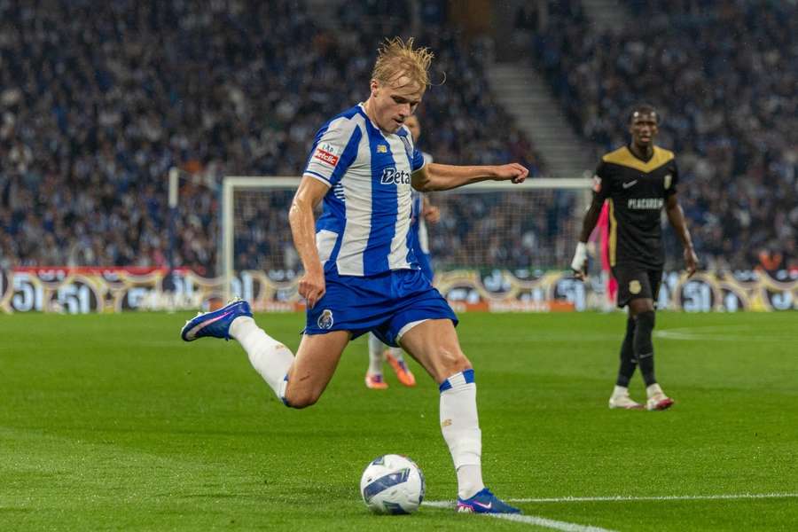 Victor Frohold in action against Alverca