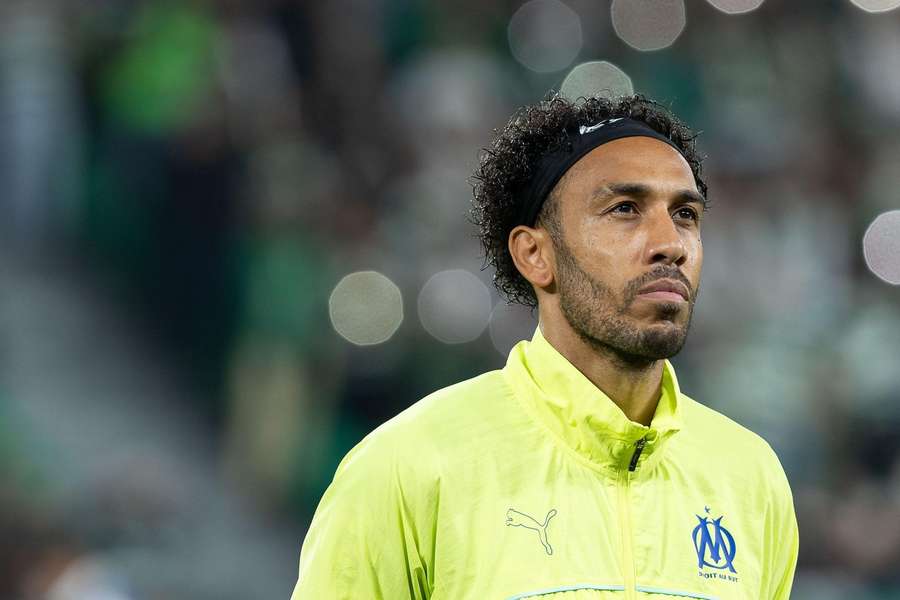 Pierre-Emerick Aubameyang evoluează în prezent în Ligue 1, la Olympique de Marseille Pierre-Emerick Aubameyang evoluează în prezent în Ligue 1, la Olympique de Marseille