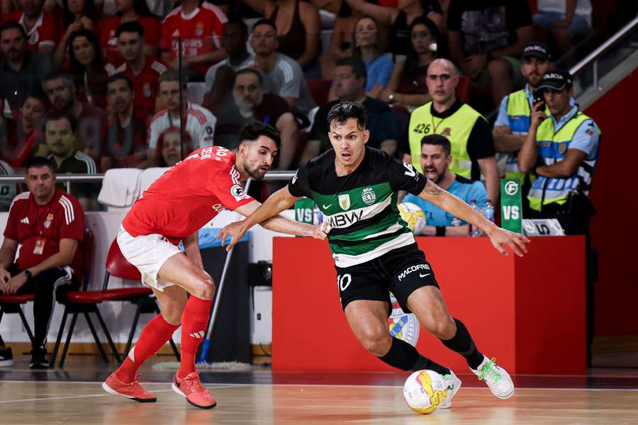 André Coelho com Rocha no dérbi no Pavilhão da Luz
