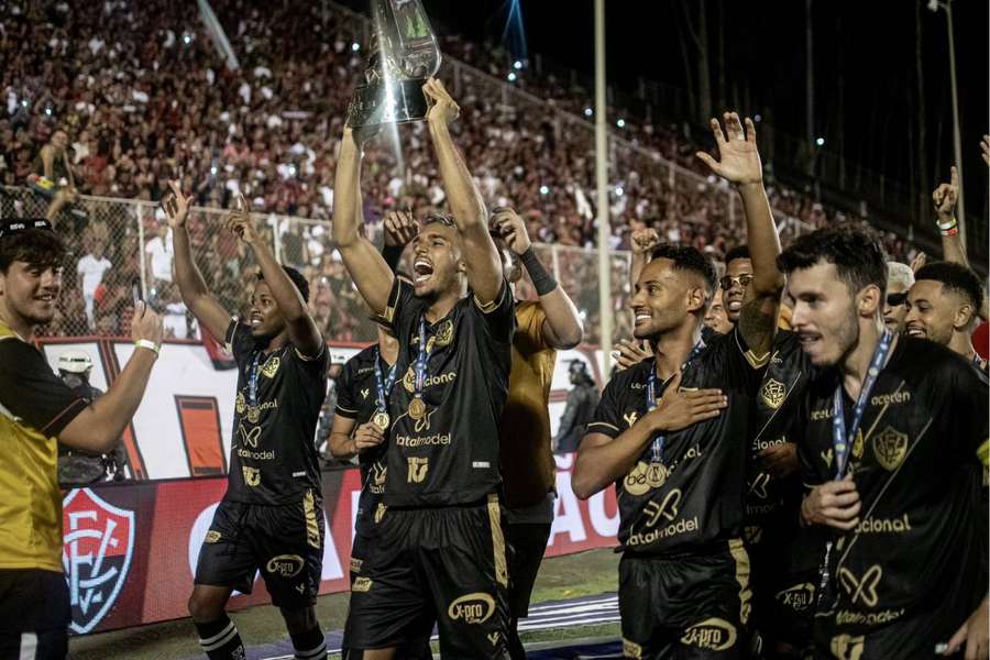 Vitória pode passar a chamar-se Fatal Model Esporte Clube Vitória