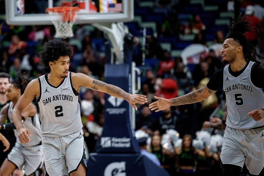 Dwa punkty i niecałe cztery minuty Sochana w wygranym meczu San Antonio Spurs Dwa punkty i niecałe cztery minuty Sochana w wygranym meczu San Antonio Spurs