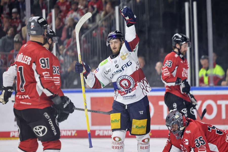 Wiederer (M.) bei einem DEL-Match gegen die Kölner Haie