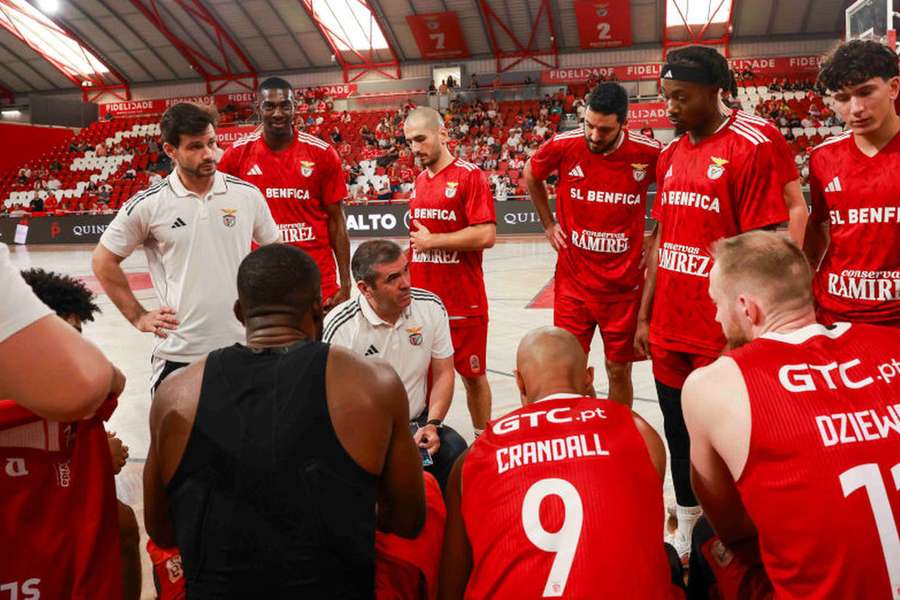 Norberto Alves e o Benfica conseguiram mais uma vitória Norberto Alves e o Benfica conseguiram mais uma vitória