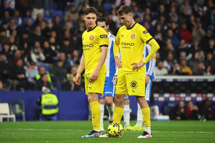 Fotbaliştii ucraineni Viktor Tsygankov şi Vladyslav Vanat au refuzat să intre pe teren din postura de rezerve pentru Girona Fotbaliştii ucraineni Viktor Tsygankov şi Vladyslav Vanat au refuzat să intre pe teren din postura de rezerve pentru Girona