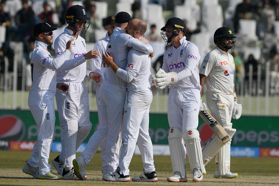 England remove Pakistan centurions Shafique and Haq